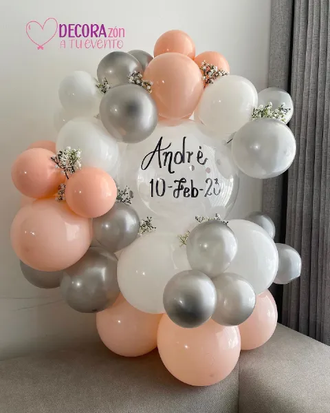 Burbuja personalizada: Con nombre, confeti y globos dentro